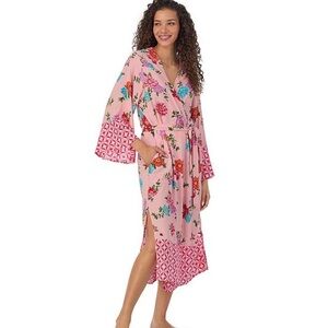 New with Tags size XS Floral Pink Women's Robe by Beauty Sleep Social. Rayon.